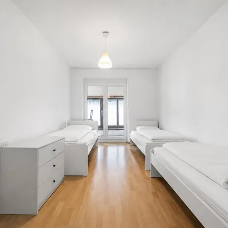 Apartment Monteur-house Oberursel - Frankfurt 9 Fuer Bis Zu 15 Personen Bommersheim